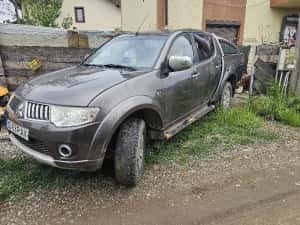 Vand Mitsubishi L200 2013 Diesel 2477 cmc Neavariata — miniatura 3