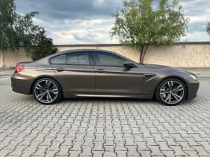 Bmw, m6 4,4 L V8 — miniatura 5