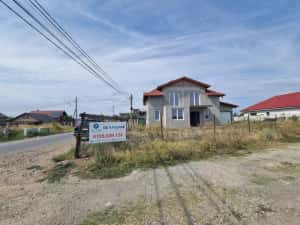 Vanzare vila clasica in Sat Costi, sup 210 mp, P+M, la gri, teren 500 mp — miniatura 2