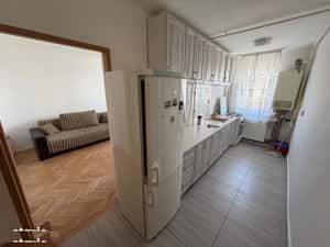 Apartament 3 camere de inchiriat, etaj 5 - zona Cetate — miniatura 3