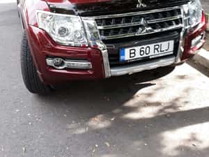 MITSUBISHI,accesorii originale,pedale,scrumiere,manere sustinere,lanterna,bare,antifurt roti,plasa p