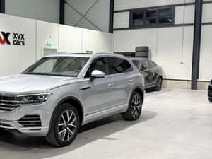 Volkswagen Touareg 4X4 Automată 340 HP Hibrid (B/E)