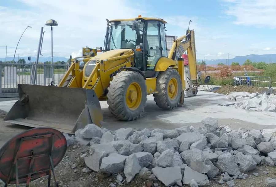 Demolari, Terasamente, Canalizari, Fundatii, Alimentari cu apa, montaj fose — fotografie 1 din 10