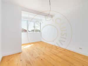 Apartament 3 camere Sisesti - vedere catre lac — miniatura 4