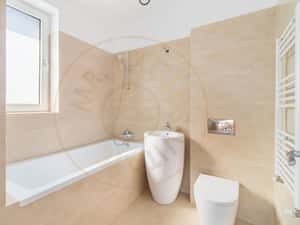 Apartament 3 camere Sisesti - vedere catre lac — miniatura 8