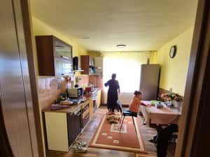 Apartament cu 4 camere, balcon/renovat recent — miniatura 5