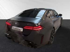 BMW M5 plug-in hybrid 2025, 727 CP, 68.600 km — miniatura 5