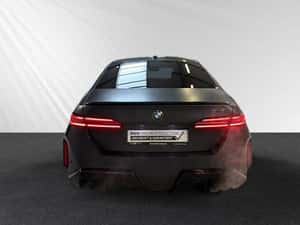 BMW M5 plug-in hybrid 2025, 727 CP, 68.600 km — miniatura 7