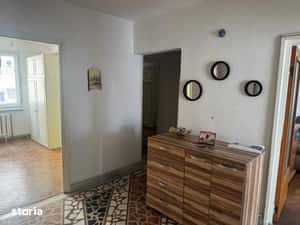 cv 123 Bd.Unirii, apartament 4 camere , etaj III+ garaj +beci — miniatura 5