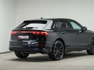 Audi Q8 SUV 2025 - Second hand, 12400 km, 92.273 EUR — miniatura 3