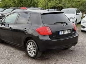 Toyota Auris 2009 — miniatura 3