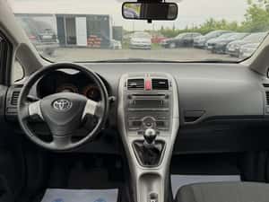 Toyota Auris 2009 — miniatura 6