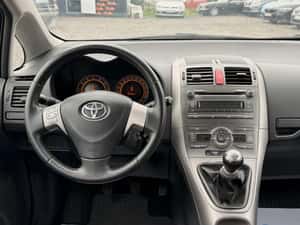 Toyota Auris 2009 — miniatura 7