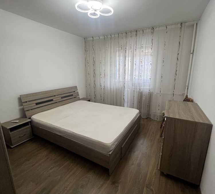 3 camere Piața Gării 4/8 2 balcoane 74 mp bilateral — fotografie 1 din 6