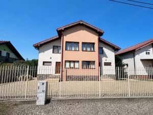 Duplex P+1 Toate utilitatile / Asfalt / 165.000 E - Comision 0 — miniatura 1