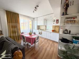 Apartament 3 camere, 77 mp, parcare, zona Terra