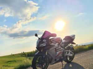 Vând Honda CBR 600 RR — miniatura 3