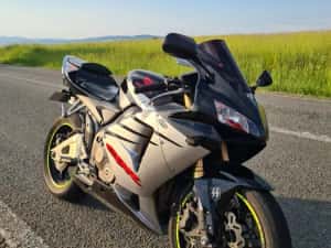 Vând Honda CBR 600 RR — miniatura 6