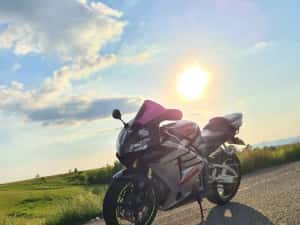 Vând Honda CBR 600 RR — miniatura 8