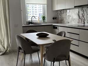 Apartament 2 camere cu parcare inclusa Oradea zona onestilor — miniatura 3