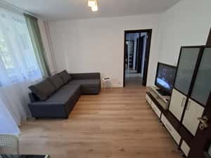 3 camere Metrou Obor