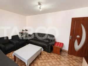 Apartament de vanzare 3 camere 76 mpu zona Terezian Sibiu — miniatura 2