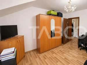 Apartament de vanzare 3 camere 76 mpu zona Terezian Sibiu — miniatura 8