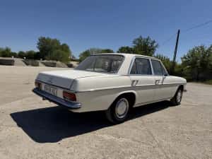 Mercedes Benz 200D W115 Bot de Cal - 1968  - — miniatura 9