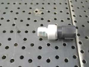 Senzor presiune ac ford fiesta 5 jh jd 7s43190594aa