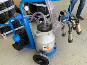 Aparate muls | mulgatoare vaci oi capre 1 2 4 6 posturi 1 2 bidoane — miniatura 2