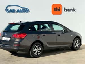 OPEL ASTRA SPORTS TOURER — miniatura 4