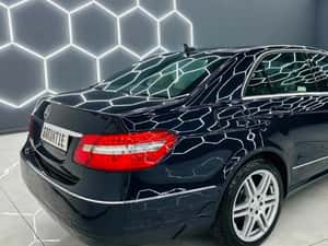 Mercedes-Benz E 200 — miniatura 3