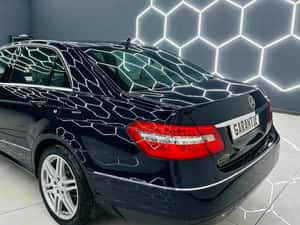 Mercedes-Benz E 200 — miniatura 4