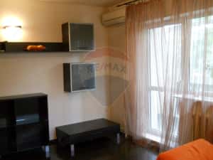 Apartament cu 4 camere de închiriat în zona Targu Cucu