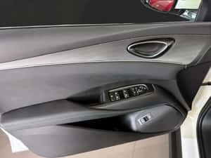 BYD SEAL-6 DM-i PHEV Comfort – sedan plug-in hybrid — miniatura 4