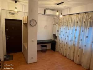 Proprietar, apartament 3 camere, semimobilat si utilat, parcare