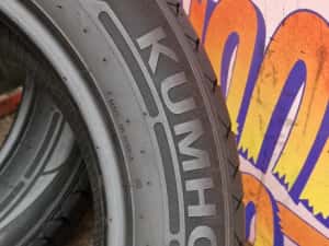2 Anvelope ca noi Kumho 215 60 R17C de vara . Dot 2021 — miniatura 4