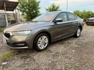 Skoda Octavia 2024 1.5tsi 150cp 32000km avariat — miniatura 4