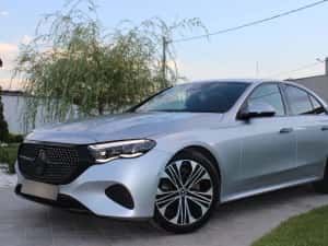 Mercedes-Benz E Vând Mercedes E200, 39000 km,fabricație 2024,garanție mercedes 2028 — miniatura 4