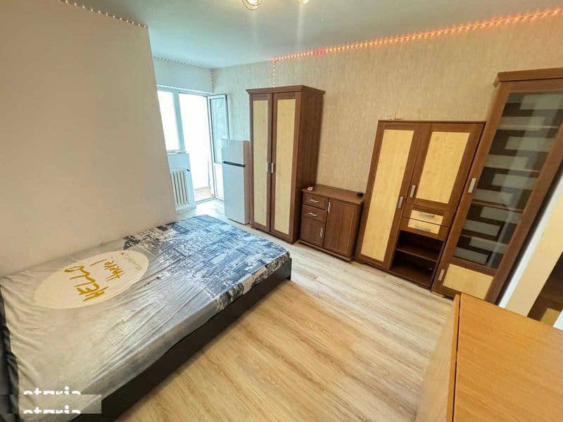 PF vand Garsoniera 24 mp, etaj 2/4, renovata, bloc 1980, Nicolina — fotografie 1 din 6