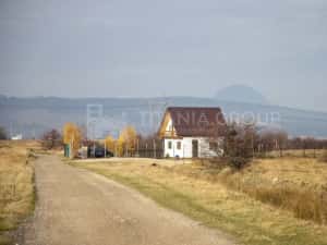 Teren intravilan parcelabil, priveliște spre munți, Sohodol, Bran — miniatura 9