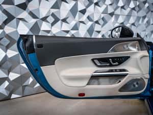 Mercedes-Benz SL 63 AMG Automată 585 HP Benzină — miniatura 7