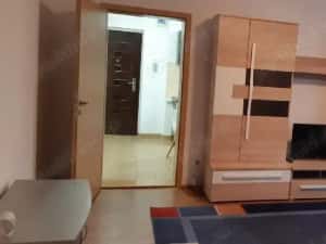 2 cam centrala proprie parter cu balcon bloc caramida zona Complex Studentesc — miniatura 1