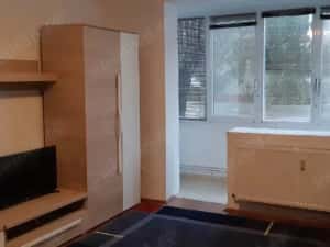 2 cam centrala proprie parter cu balcon bloc caramida zona Complex Studentesc — miniatura 2