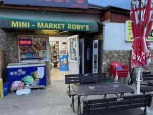 Se vinde casa la rosu + 3 spatii comerciale — miniatura 1