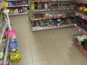 Se vinde casa la rosu + 3 spatii comerciale — miniatura 4