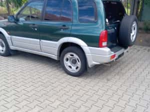 Suzuki grand Vitara 4x4 reductor de la mic la mare — miniatura 4