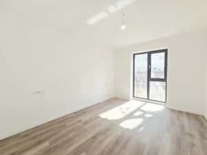 Apartament cu potențial pentru spațiu comercial sau birou — miniatura 3