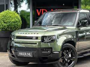 Land Rover Defender 110 P300e X-Dynamic SE Facelift 2026 – doar 3.100 km!