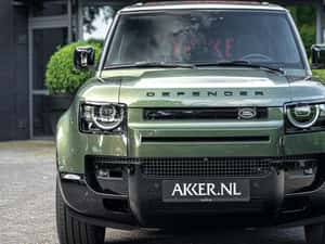 Land Rover Defender 110 P300e X-Dynamic SE Facelift 2026 – doar 3.100 km! — miniatura 6